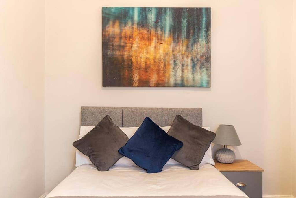 3-Bedroom Home In Liverpool L15 With Free Parking Экстерьер фото